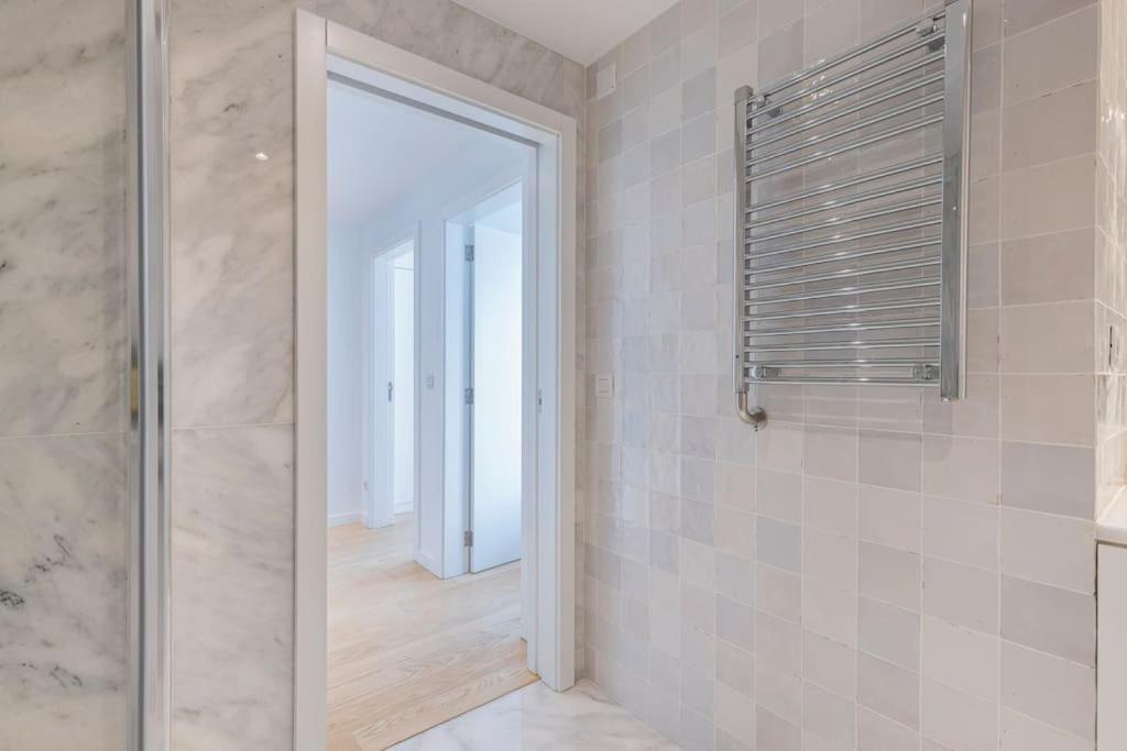 Campolide Lovely 2 Bedroom By Innkeeper Lisbon Bagian luar foto