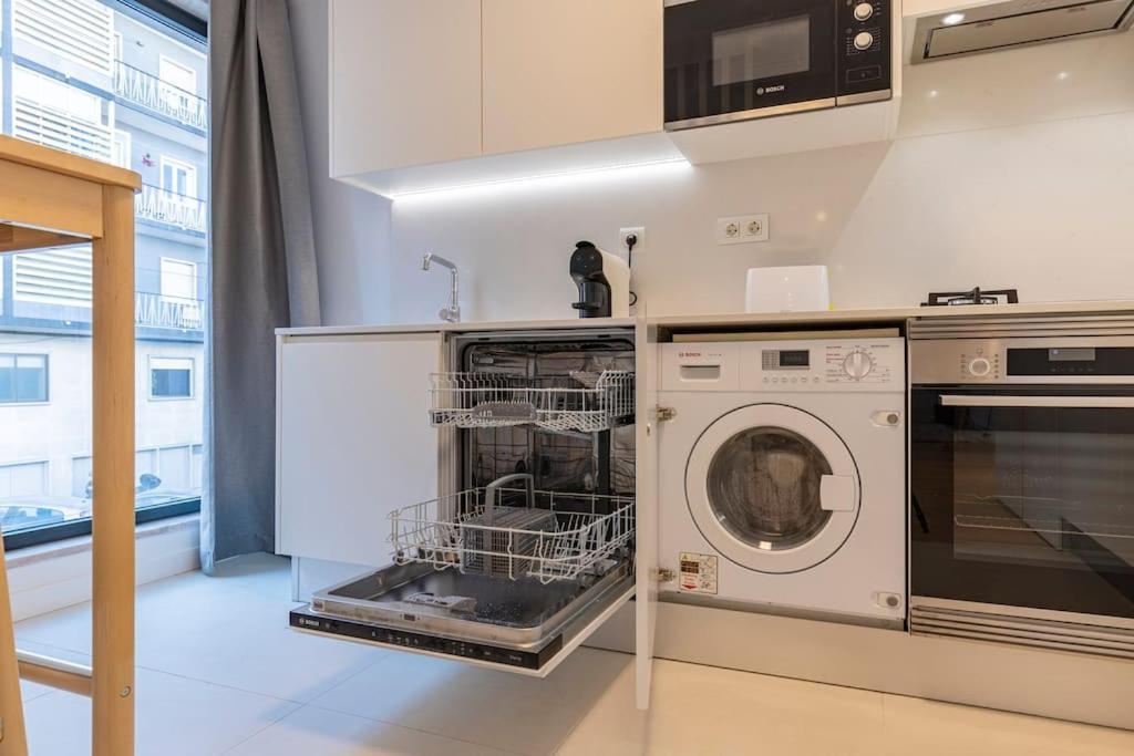 Campolide Lovely 2 Bedroom By Innkeeper Lisbon Bagian luar foto