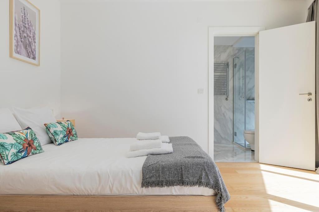 Campolide Lovely 2 Bedroom By Innkeeper Lisbon Bagian luar foto