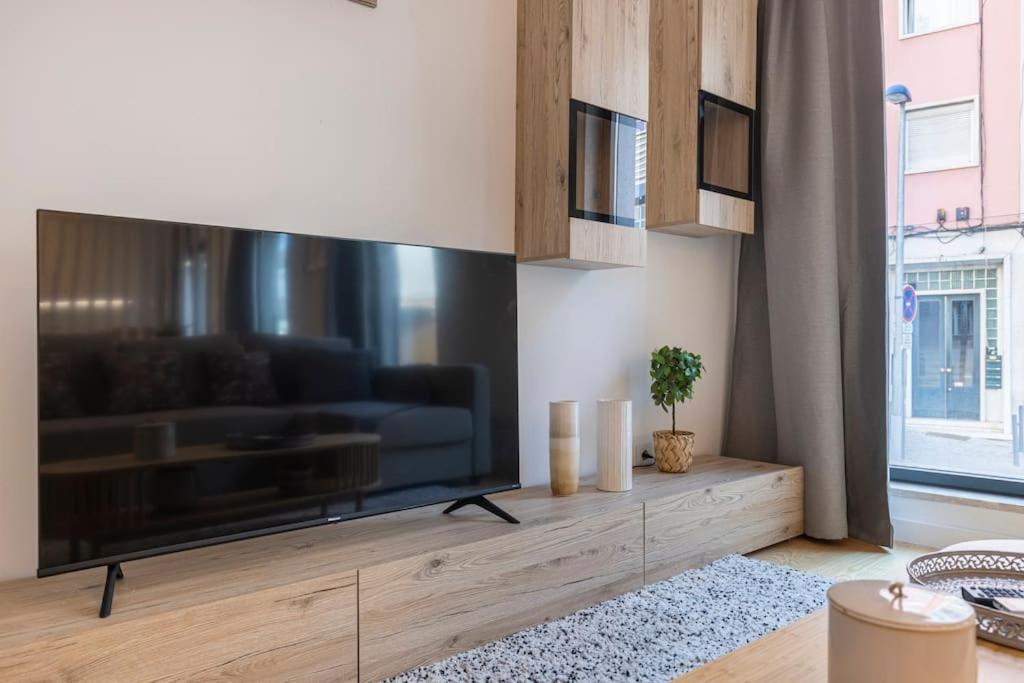 Campolide Lovely 2 Bedroom By Innkeeper Lisbon Bagian luar foto